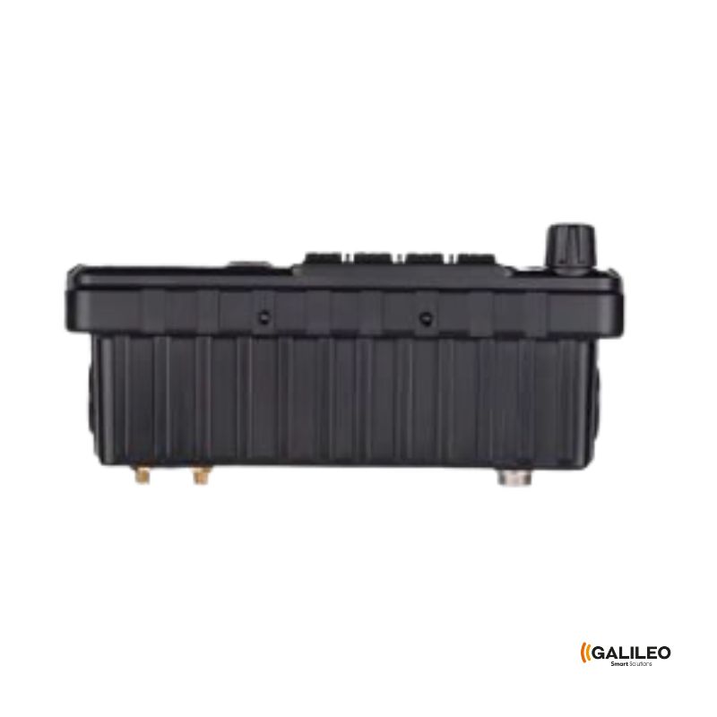 Radio ptt cobalto 200 mostrando la parte superior