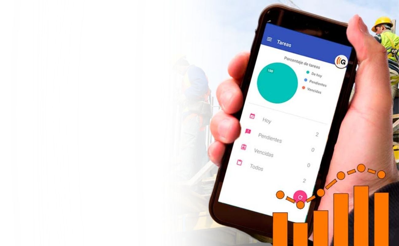 Trabajador de construcción utilizando un radio PTT con inteligencia artificial para prevenir accidentes y coordinar tareas en obra.